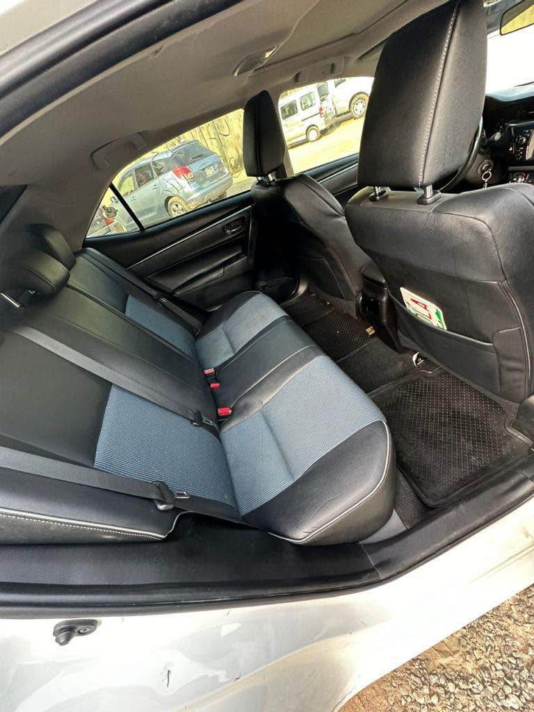 A picture of UNREGISTERED TOYOTA COROLLA 2014 15