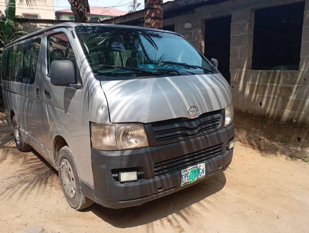 A picture of 2015 Toyota hummer h2 bus