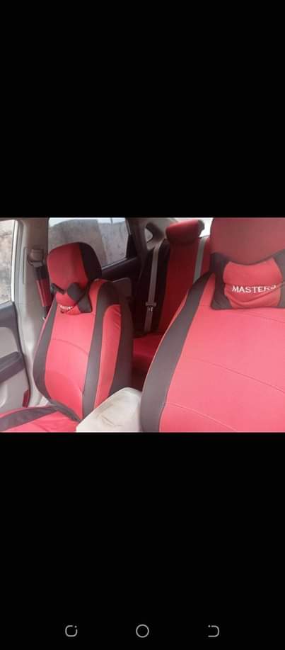 A picture of Hyundai Elantra 06