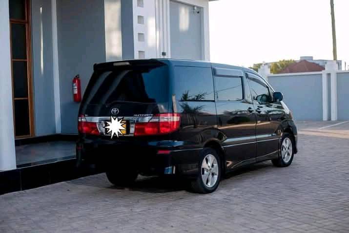 A picture of TOYOTA ALPHAD