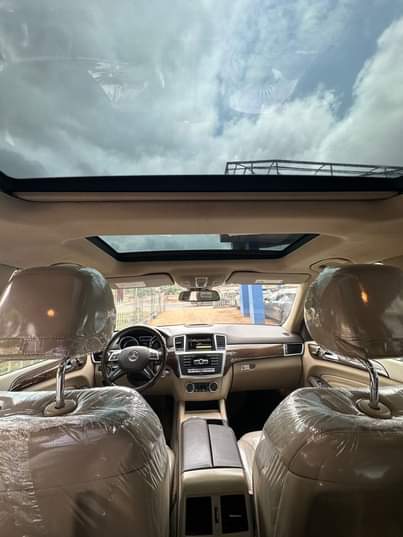 A picture of Mercedes Benz ML350