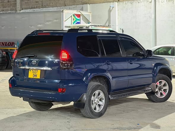 A picture of TOYOTA PRADO 120