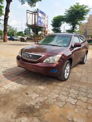A picture of SUPER SHARP LEXUS Rx350 2009 MODEL Prize 9m slightly negotiable
