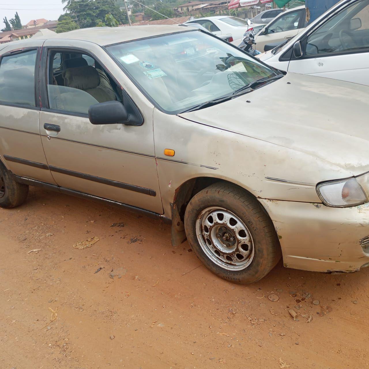 A picture of 2005 Nissan almera