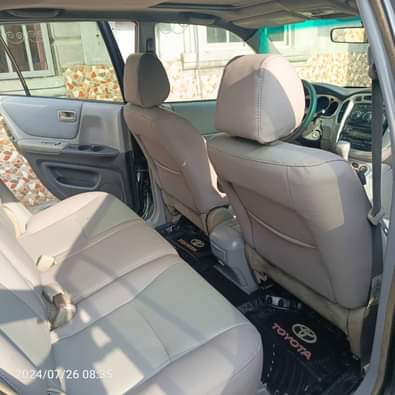A picture of TOYOTA HIGHLANDER FAST DEAL Model 2005 Catalyst intact Duties duly