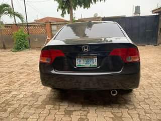 A picture of 2007 8 Honda civic