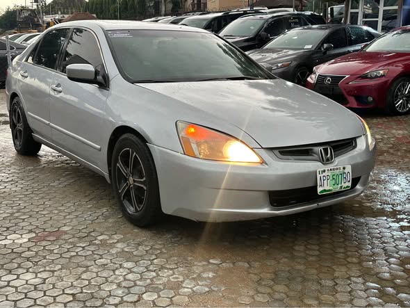 A picture of 2004 Honda accord