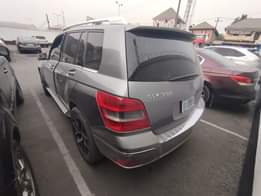 A picture of DISTRESS SALE 2011 MERCEDES BENZ GLK 350 Features V6 engine