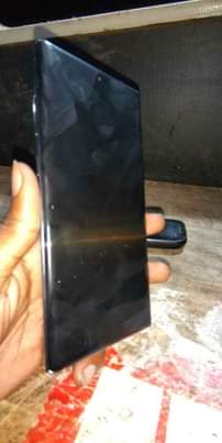 A picture of Samsung galaxy note 10plus ram gb 12 storage gb256 no