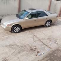 A picture of Toyota Camry 2000 model for sell 08063878651