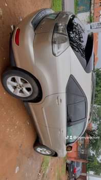 A picture of Rx 330 up for sale and everything is working perfectly
