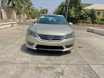 A picture of 2014 HONDA ACCORD