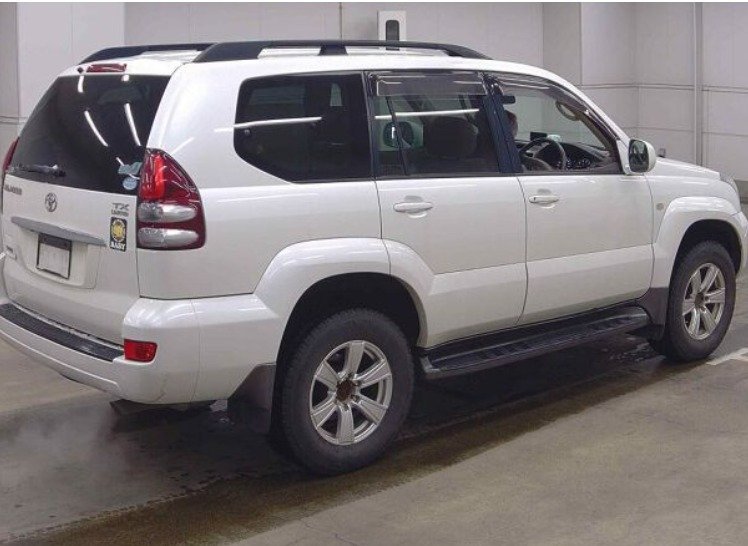 A picture of 2006 Toyota land cruiser prado