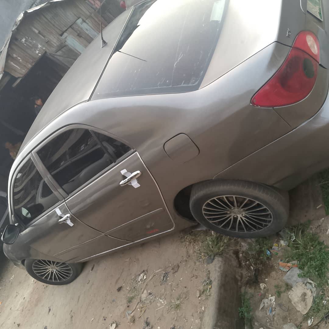 A picture of Toyota Corolla 04 05 Sound engine and gear Owner price