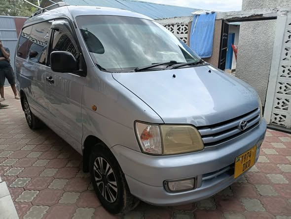 A picture of Toyota Noah