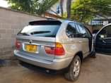A picture of BMW X5 no B 9 500 000m 0686127263 Haina changamoto
