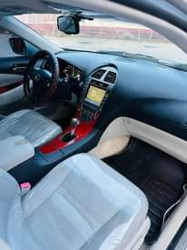 A picture of LEXUS ES350