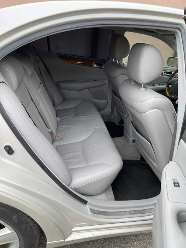 A picture of LEXUS Es330 08063194033