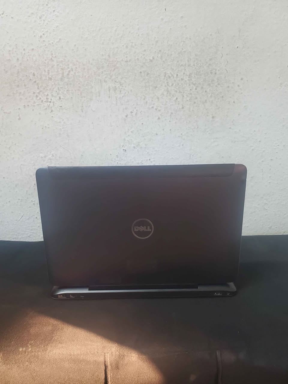 A picture of Dell latitude TBEkI5Q Core i5 8gb Ram 256SSD Keyboard light
