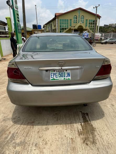 A picture of 2004 Toyota Camry