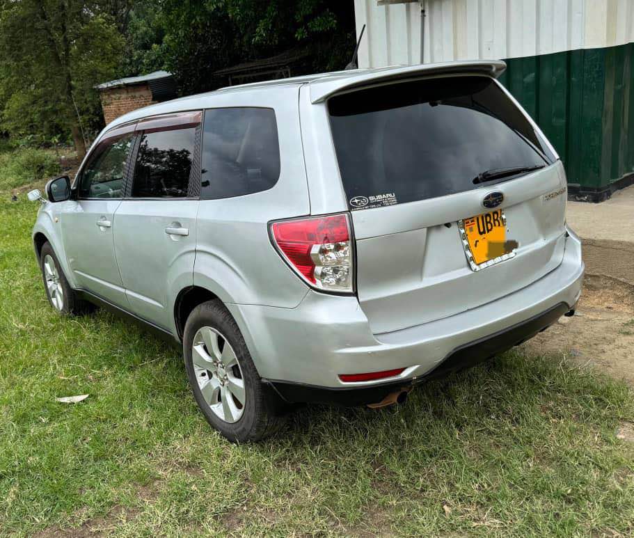 A picture of Subaru forestor 18m