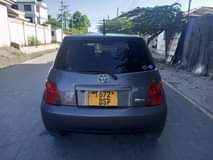 A picture of Toyota Ist DS Kali sana