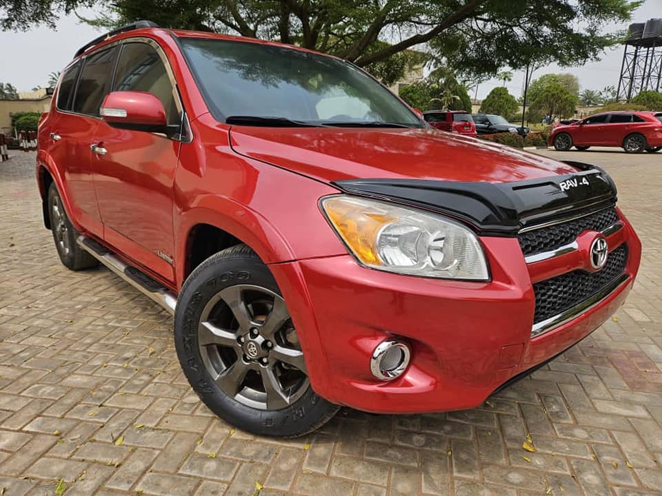 A picture of Toyota Rav4 2011