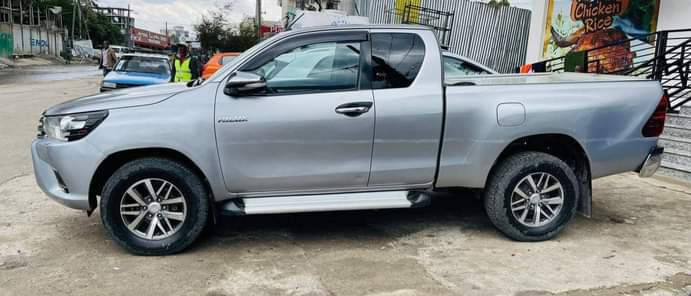 used toyota hilux