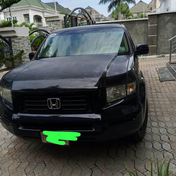 A picture of Honda Ridgeline 6m