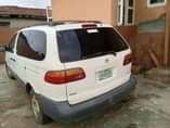 A picture of 2000 Toyota sienna perfectly ac chilling Sienna