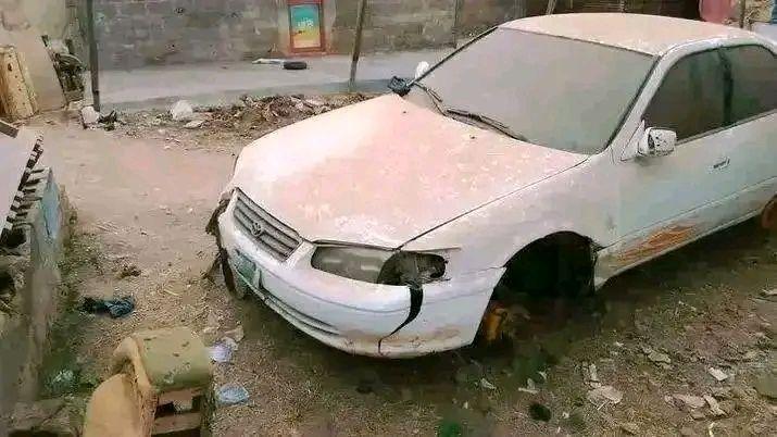 A picture of I buy Faulty Cars Old Cars Burnt Cars Accident Cars