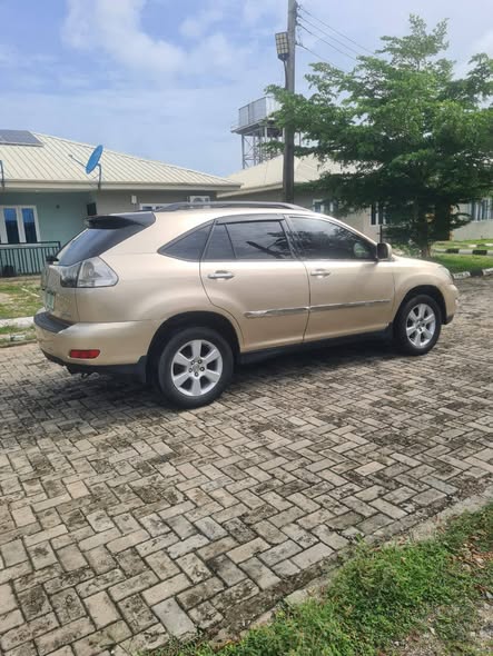 A picture of 2005 Lexus RX 330