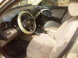 A picture of Rav4 2007