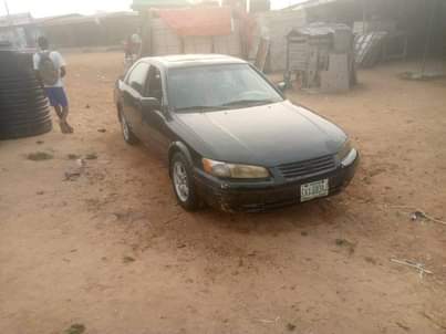 A picture of Toyota Camry 1999