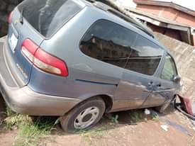 A picture of 2002 Toyota