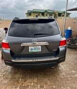 A picture of Few months used Toyota Highlander Year 2014