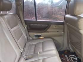 A picture of Toyota landcruiser 05 Catalyst still intact. First body never been
