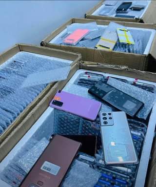 A picture of Samsung Galaxy S 21 ultra Full box