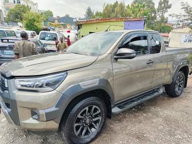 used toyota hilux