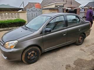 A picture of 2005 Toyota echo