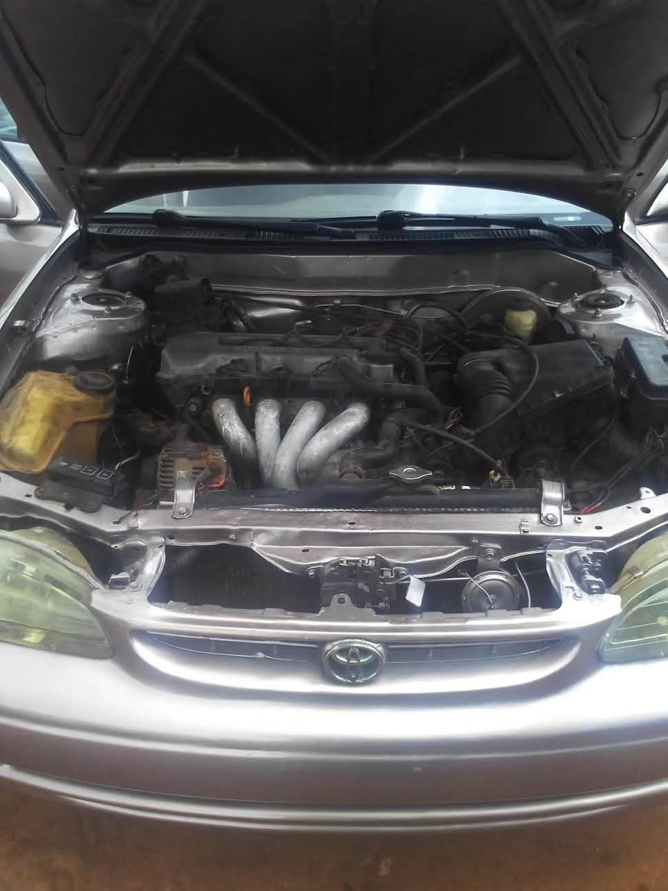 A picture of 2000 Toyota corolla