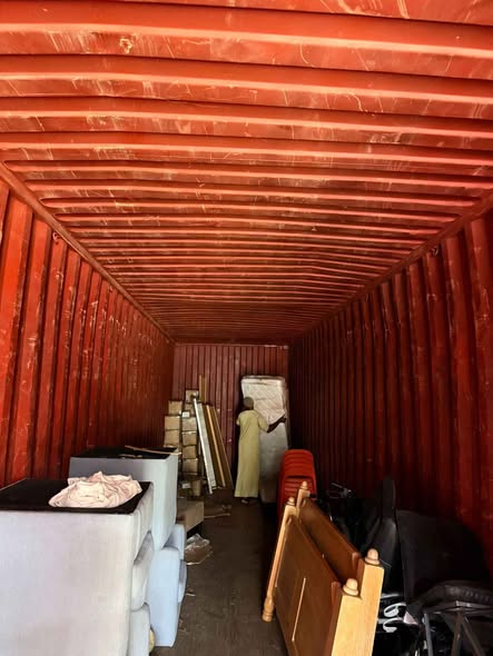 A picture of EMPTY CONTAINER 40HC