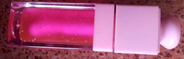 A picture of Lipgloss lipbalm lip scrub colordip 0702861228 077968124