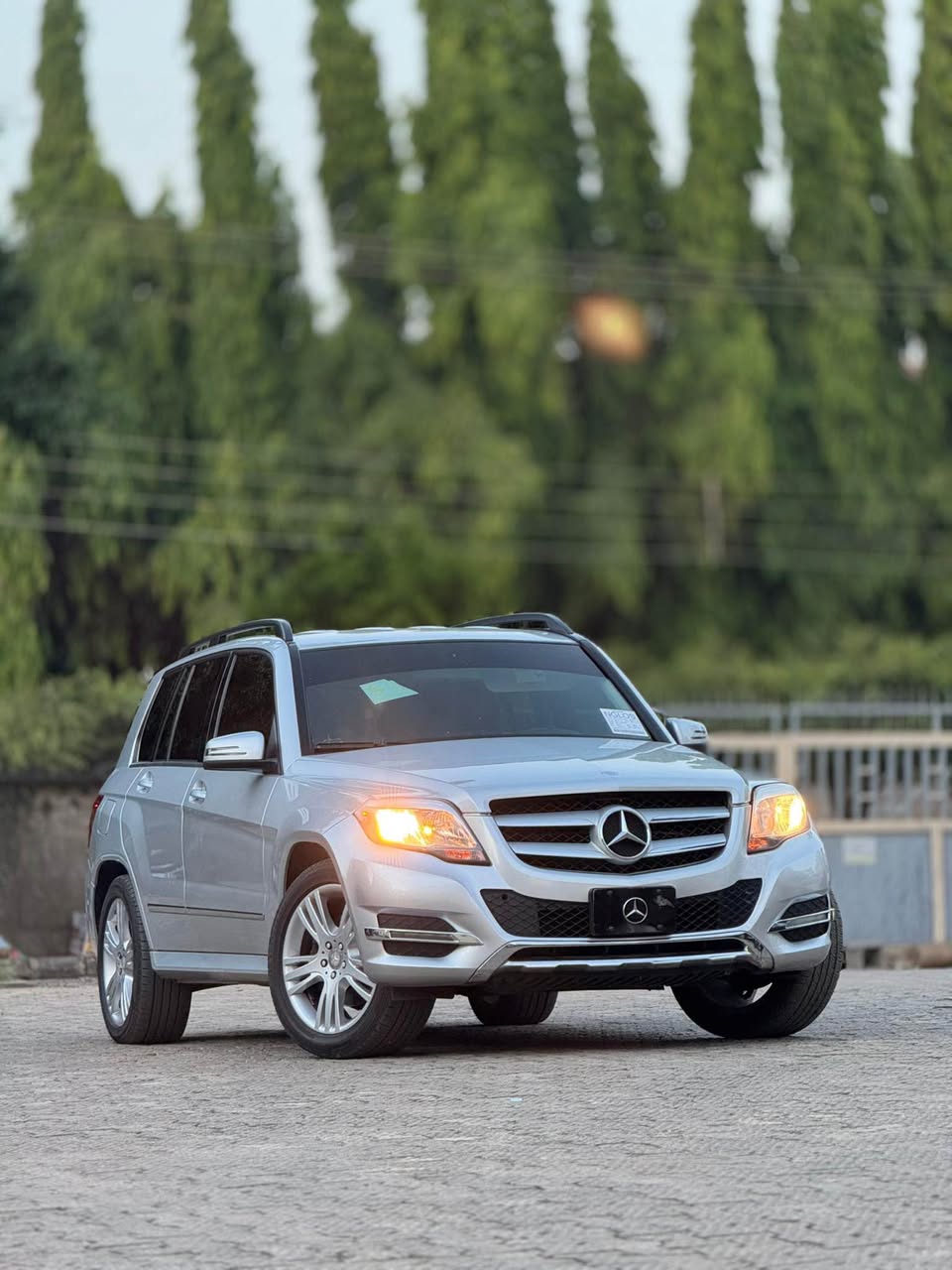 A picture of MERCEDES BENZ GLK350 foreign used 2013 model with original dutylocation