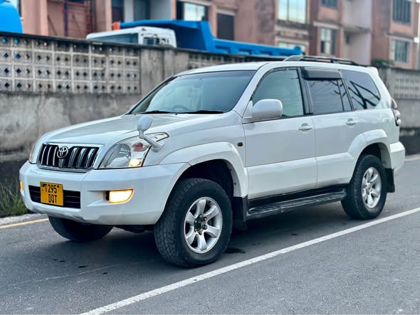 A picture of LANDCRUISER PRADO TX