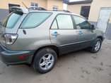 A picture of 2002 Lexus