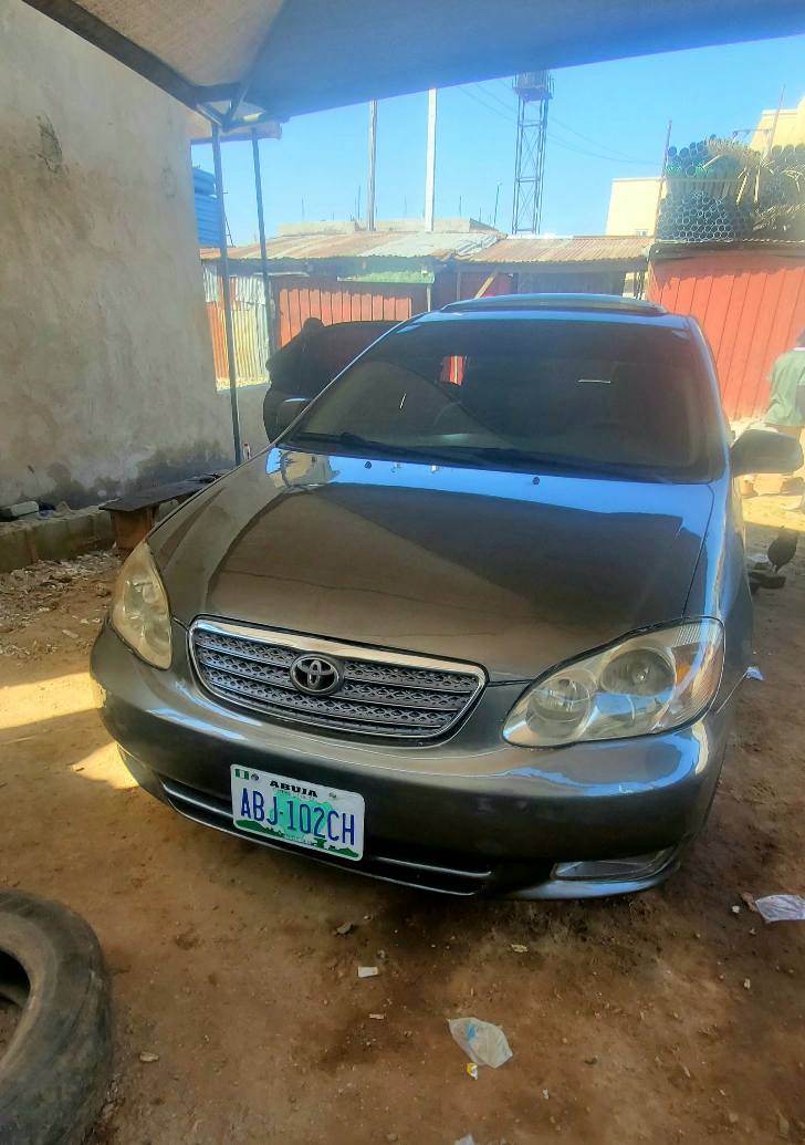 A picture of 2004 model Belgium standard Toyota Corolla with untempered Engine and