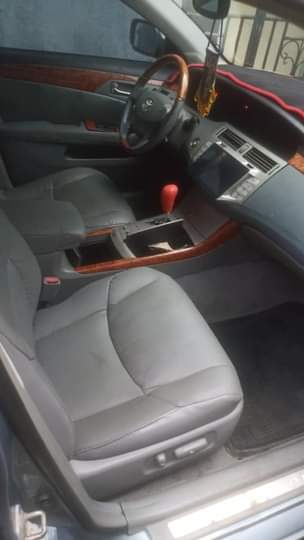 A picture of Toyota AVALON