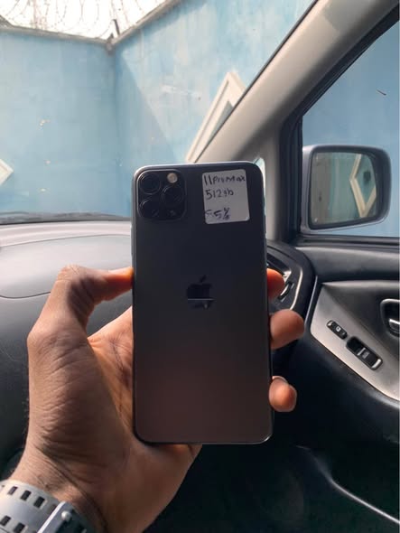 A picture of iPhone 11 Pro Max non boosted