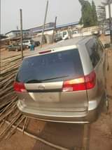 A picture of TOYOTA SEINNA 05
